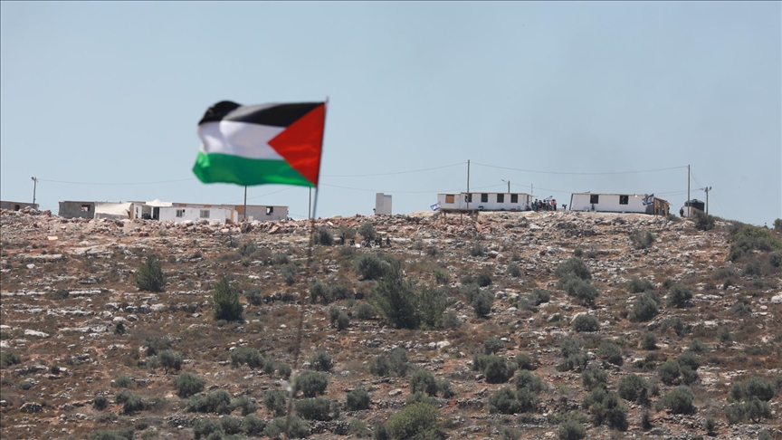Batı Şeria'nın Nablus kentindeki Filistinliler, Yahudi yerleşim birimlerine canları pahasına karşı çıkıyor