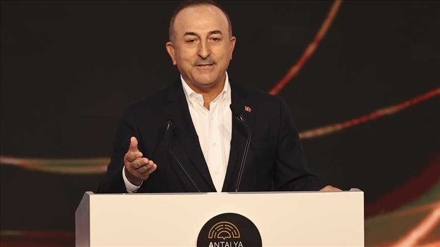 Turkish foreign minister meets with numerous world diplomats