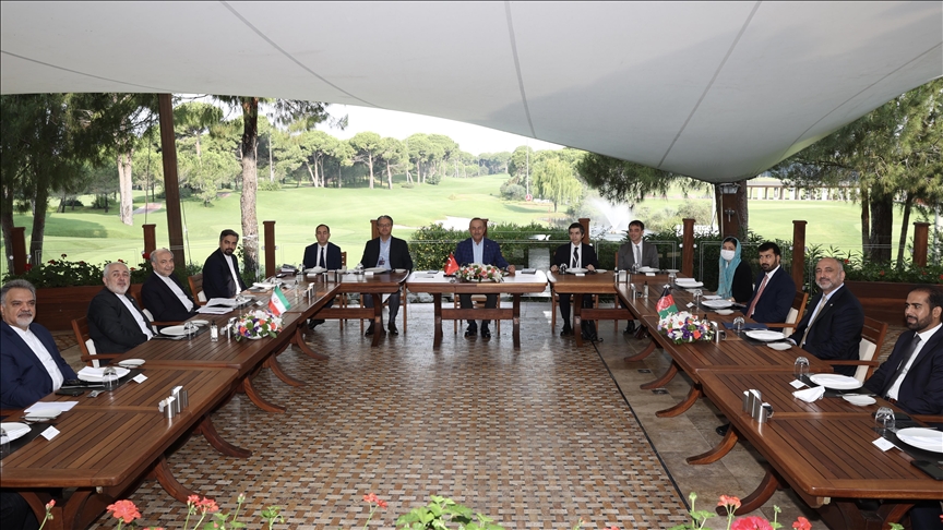 نشست سه جانبه وزرای خارجه ترکیه، ایران و افغانستان‌ در آنتالیا برگزار شد