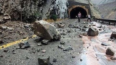ریزش کوه در استان ایلام ایران 2 کشته و زخمی بر جای گذاشت