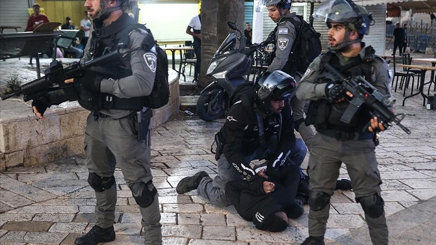 Израильская полиция применила силу к палестинцам в Шейх Джаррахе