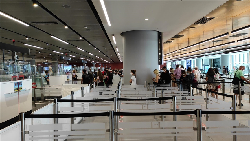 Rusya'dan turistler İstanbul'a gelmeye devam ediyor