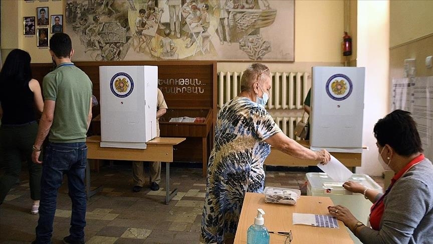 Armenia's opposition party to challenge snap election results