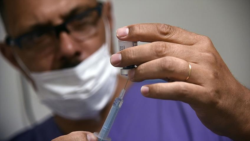 Gobierno de Argentina afirma estar 'bastante cerca' de haber vacunado contra la COVID-19 al 70% de adultos