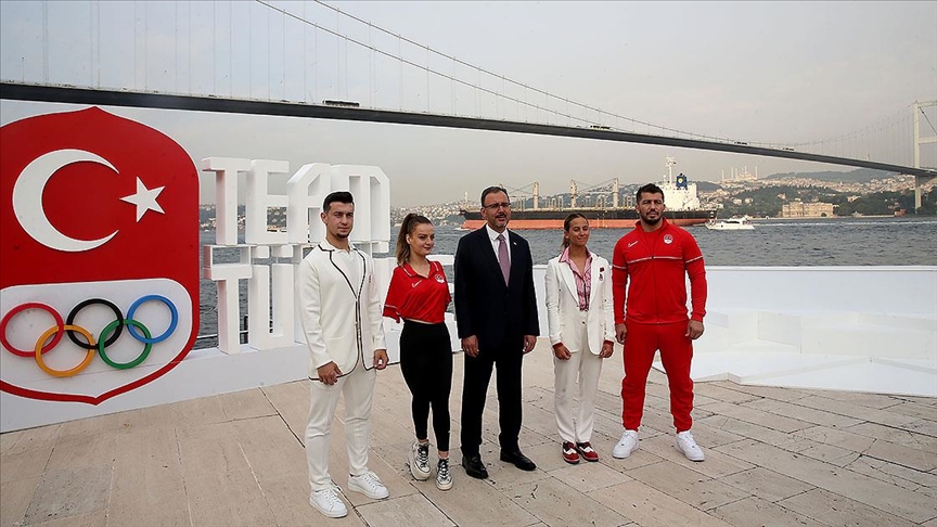 Kasapoğlu: (Team Türkiye koleksiyonu) Olimpiyat sürecinde kullanacağımız bu kıyafetler ayrı bir başarıyı ortaya koyacak