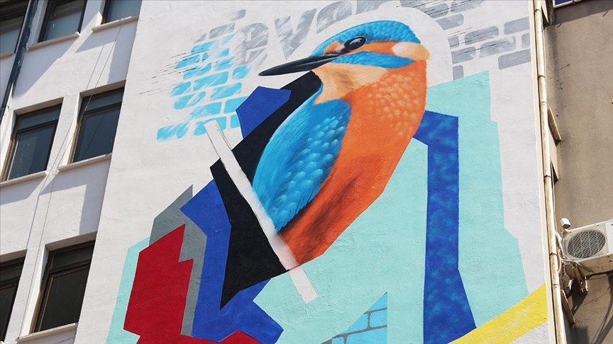 'Turizmin başkenti' Antalya'da duvarlar 'mural art' ile renkleniyor