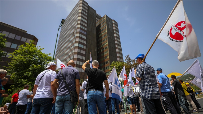 Sindikalisti ispred zgrade Vlade FBiH: Siguran radnik je najbolji radnik