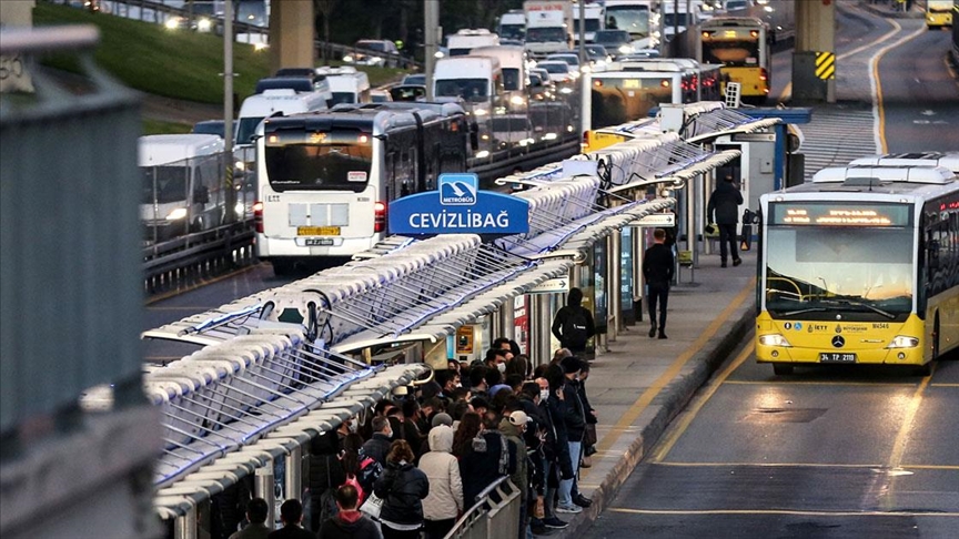 İBB'nin toplu ulaşıma yüzde 22,47 oranında zam talebi reddedildi
