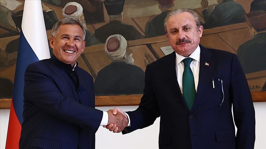 رئيس البرلمان التركي يلتقي رئيس تتارستان في أنقرة