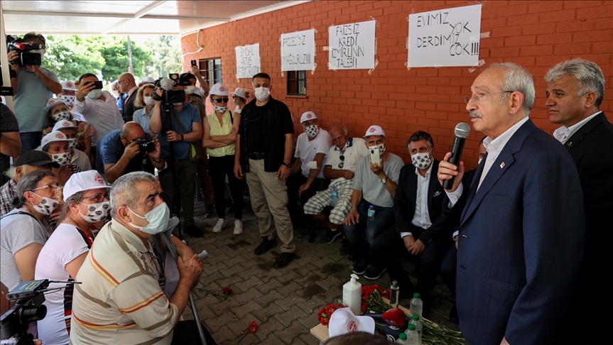 CHP Genel Başkanı Kılıçdaroğlu, İzmir'de depremzedelerle bir araya geldi