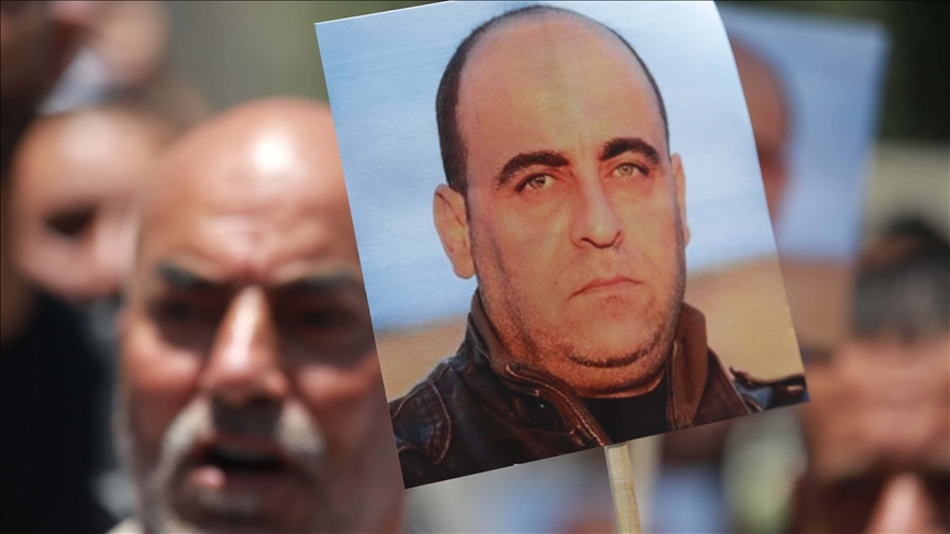 من هو المُعارض الفلسطيني الراحل نزار بنات؟