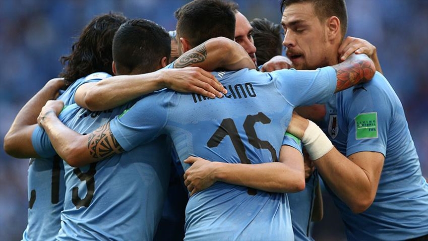Uruguay vence 2-0 a Bolivia y accede a los cuartos de final de la