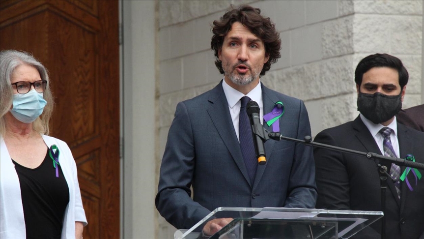 Prime Minister of Canada apologizes for remains of Indigenous children found in hundreds of graves