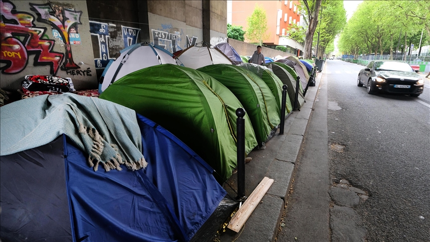 Homeless refugees appeal to authorities for housing accommodations in Paris