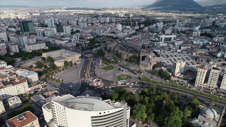 kayseri tarihi ve dogal guzellikleriyle turizmden hak ettigi payi almayi hedefliyor