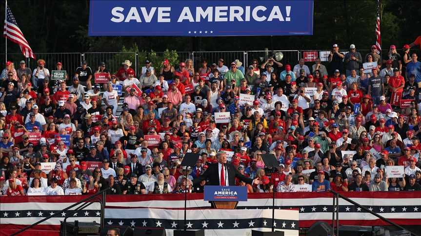 ترامب يقيم أول تجمع جماهيري له منذ خسارة الانتخابات