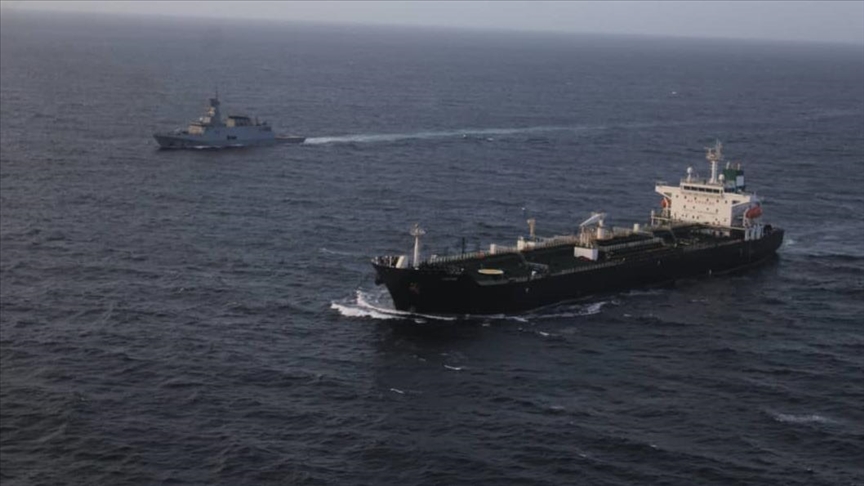Irán anuncia la llegada de petroleros iraníes al Líbano