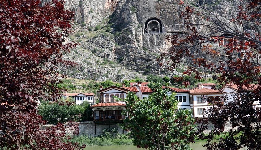 Tarih kokan otantik sokaklarıyla 'şehzadeler şehri' Amasya ziyaretçilerini  bekliyor