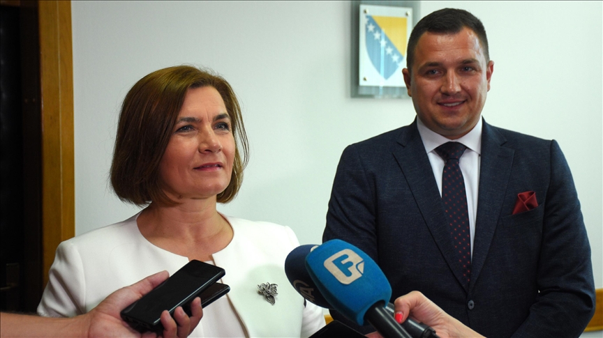 Ministri Lučić i Sahpaska o položaju Roma: Raditi više na obrazovanju i zapošljavanju