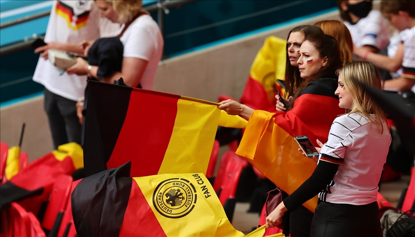 Desetine hiljada navijača na "Wembleyu" uoči utakmice Njemačka - Engleska