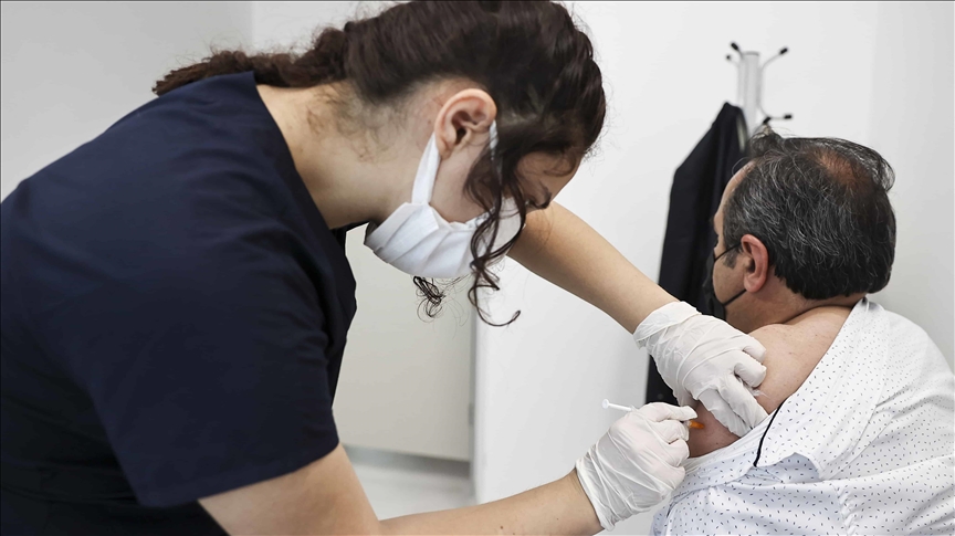 En Lima y Callao inicia la vacunación contra el coronavirus para los mayores de 50 años