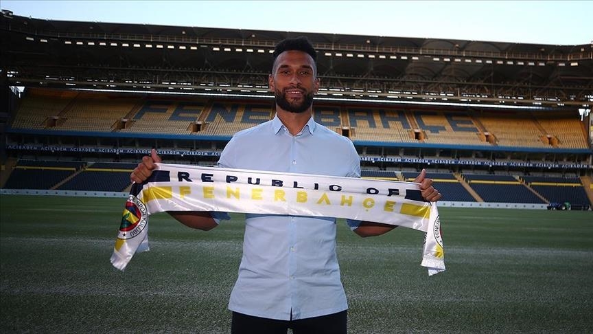 Fenerbahce sign English defender Caulker