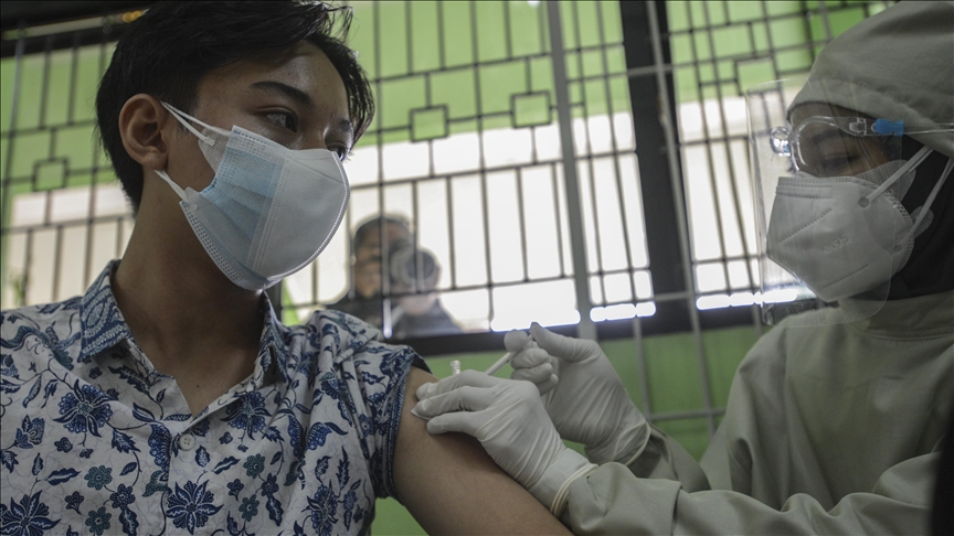 Indonezija: Počela vakcinacija djece od 12 do 17 godina