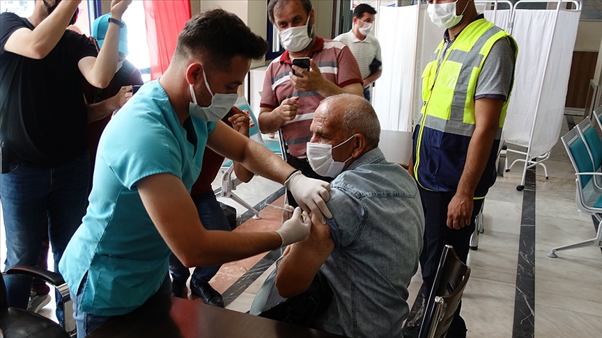 Konya YHT Garı'nda kurulan aşı merkezi hizmet vermeye başladı