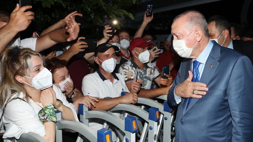 Cumhurbaşkanı Erdoğan Sakarya'da vatandaşlarla sohbet etti