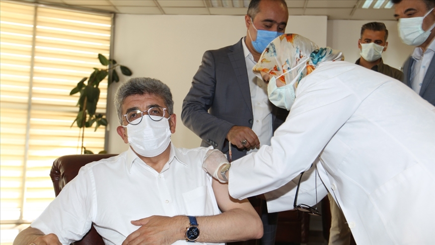 Aşılanma oranının düştüğü Van'da Vali Mehmet Emin Bilmez'den 'Aşı olalım' çağrısı