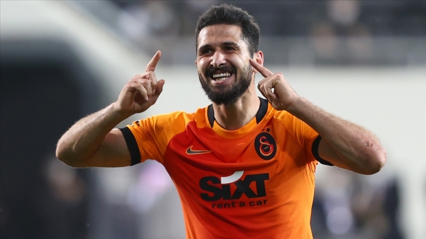 Galatasaray'da Emre Akbaba'nın sözleşmesi 2 yıl uzatıldı