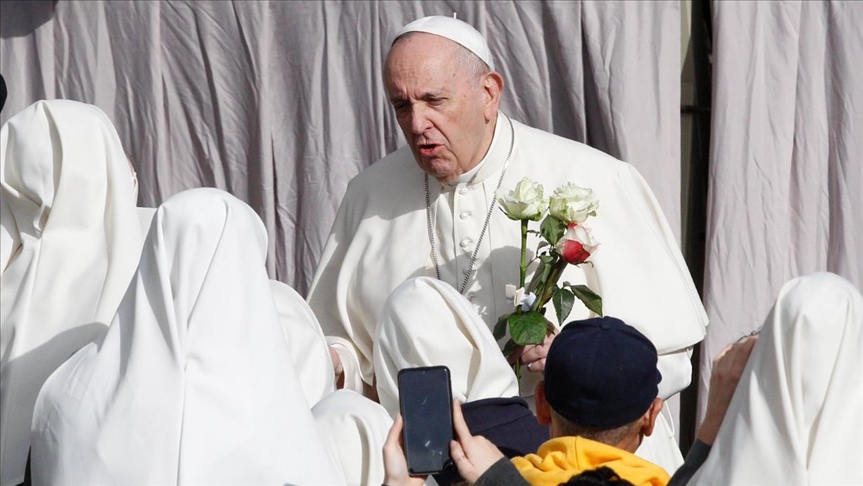 El papa Francisco será sometido a una cirugía de colon