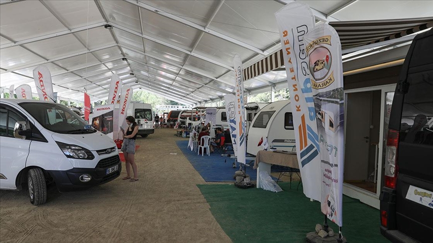 Binlerce kamp ve karavan tutkunu İzmir'de buluştu