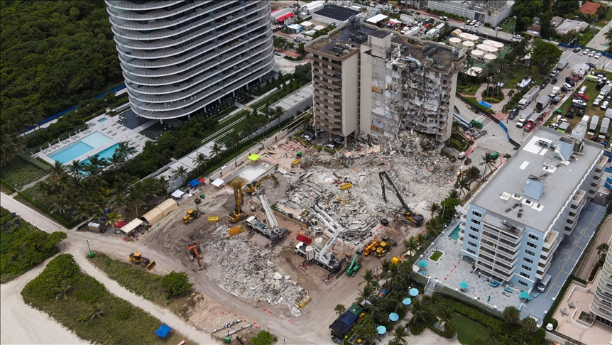 Half-collapsed Miami condo destroyed in controlled demolition