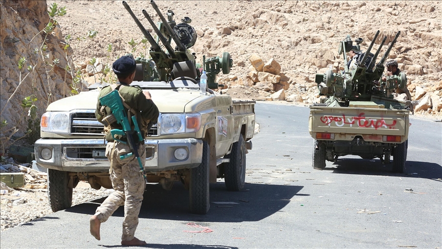 Yemeni gov't wrests control of central district from Houthis