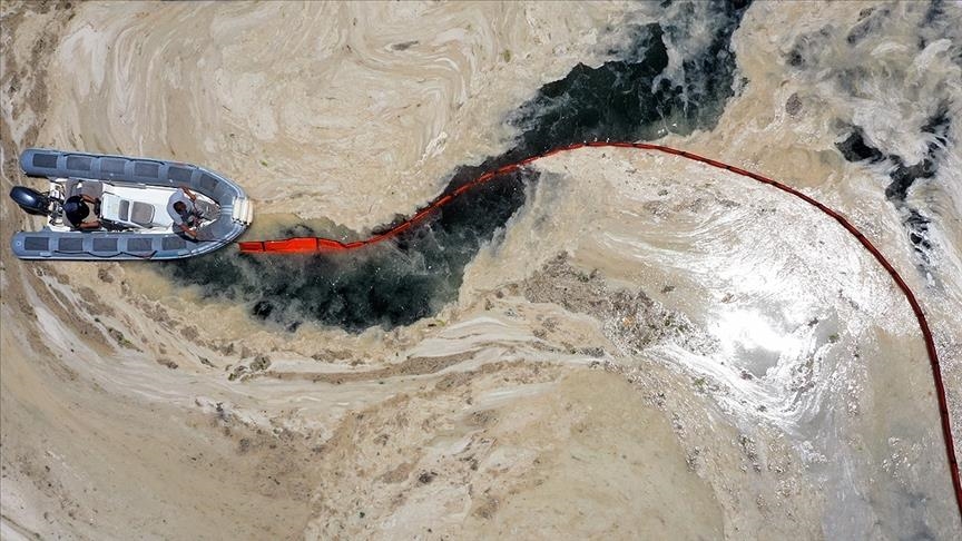 کوروم:  تا کنون 10 هزار و 941 مترمکعب لیزاب از دریای مرمره تخلیه شد