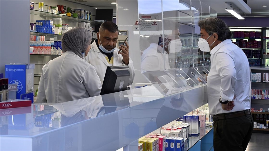 Ekonomik krizle boğuşan Lübnanlılar aradıkları ilaçların çoğunu eczanelerde bulamıyor