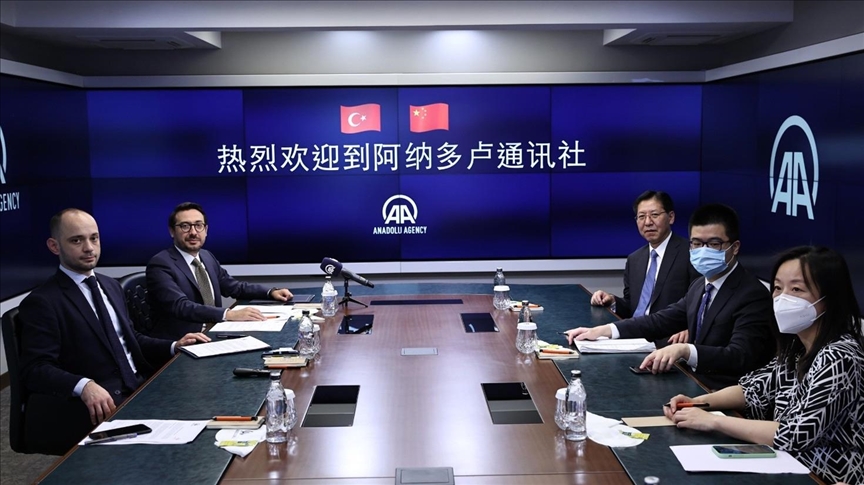 Chinese ambassador visits Anadolu Agency headquarters