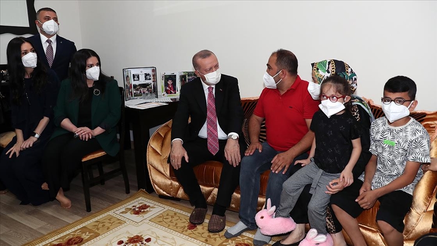 Cumhurbaşkanı Erdoğan'dan Sincan'da ev ziyareti