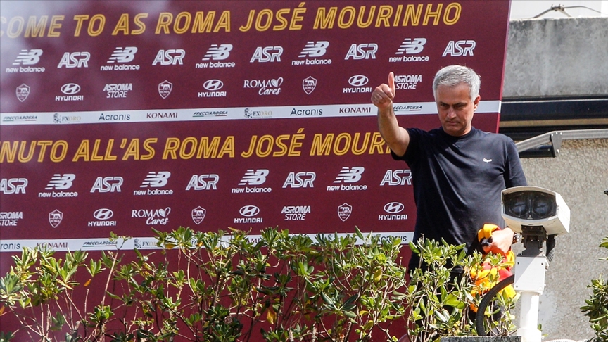 Roma Teknik Direktörü Mourinho, taraftarın sevgisinden ötürü kendisini Roma’ya borçlu hissediyor