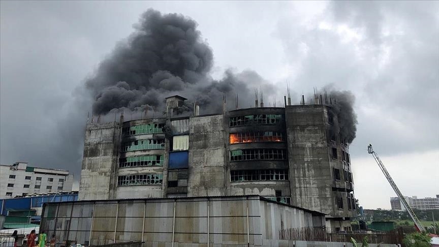 Bangladesh: un incendie dans une usine alimentaire fait 49 morts