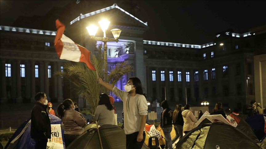 ¿Por qué Perú se ha demorado tanto en definir quién será su próximo presidente?