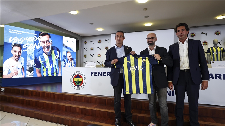 Fenerbahçe ile PUMA arasında sponsorluk sözleşmesi imzalandı