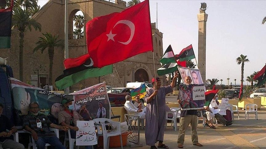 Libyans hold solidarity demonstration with Turkish flag