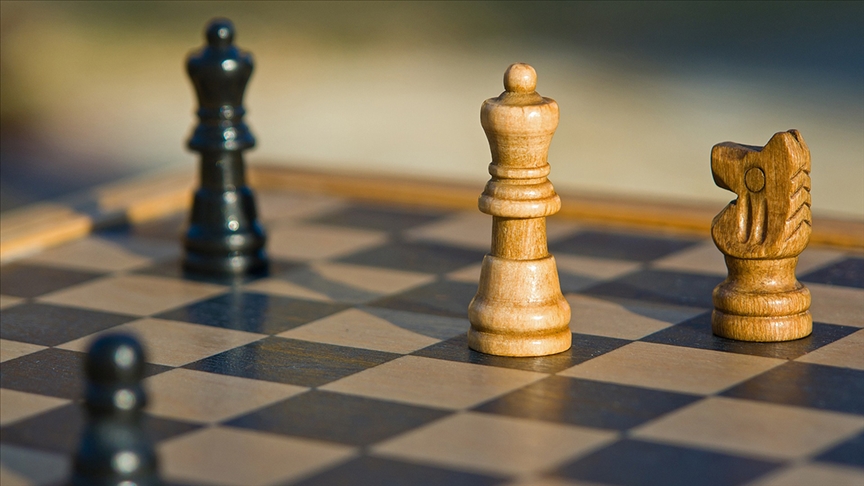 Azerbaycanlı satranç ustası Şehriyar Memmedyarov, Kasparov'u mağlup etti
