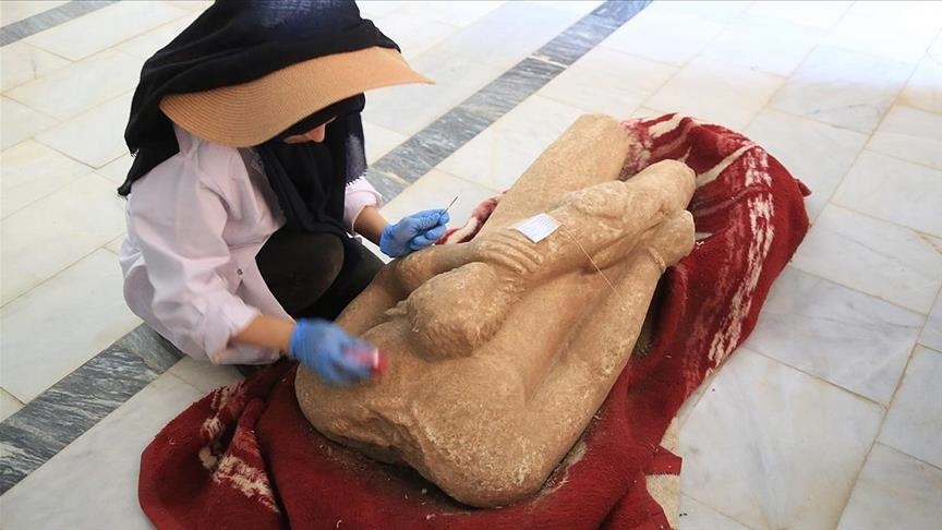 2,500-year-old statues, inscription unearthed in western Turkey