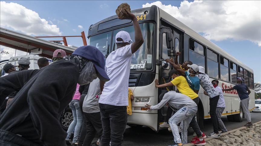Violentas protestas sacuden Sudáfrica tras el encarcelamiento del expresidente Jacob Zuma