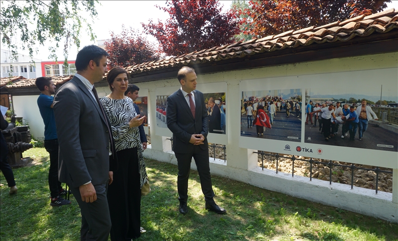 Srbija: U Novom Pazaru izložbom fotografija obeležena godišnjica pokušaja vojnog udara u Turskoj