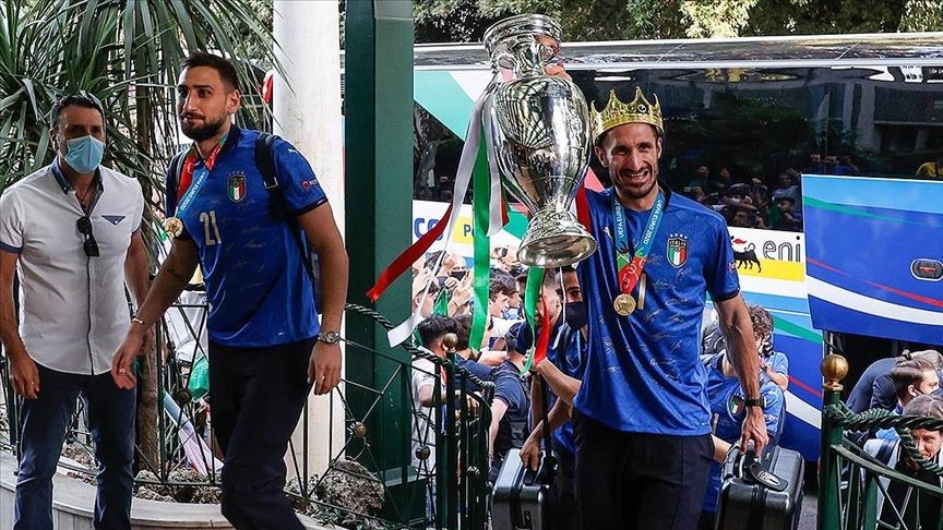 Fudbaleri Italije vratili se u Rim s peharom prvaka Evrope