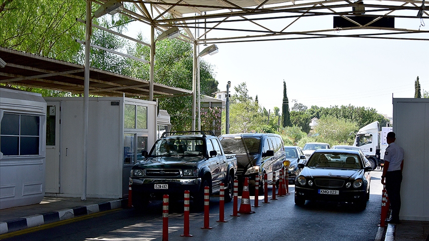 KKTC ile Rum kesimi arasındaki geçişler artan Kovid-19 vakaları nedeniyle 'kırmızı seviye'ye çıkarıldı